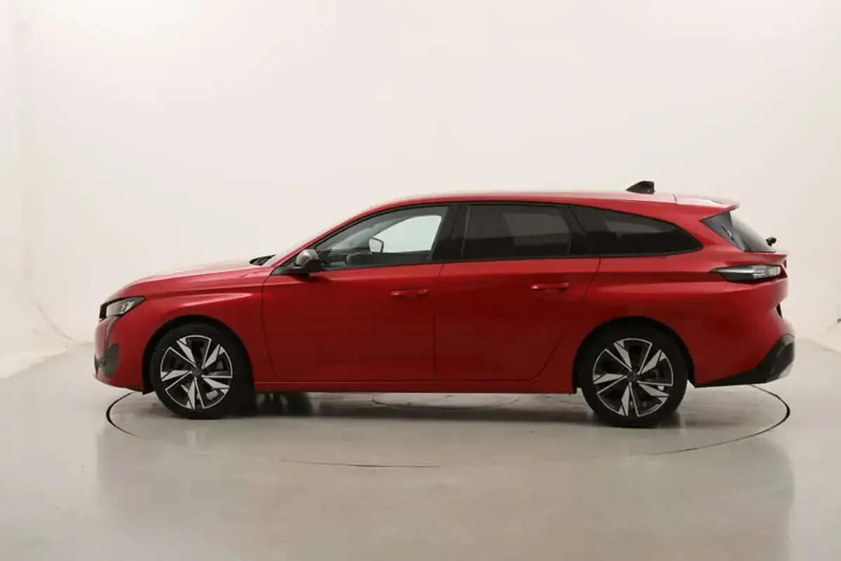 Usata Peugeot 308 SW Allure 131 CV (96 kW) 2022 Rosso Station wagon
