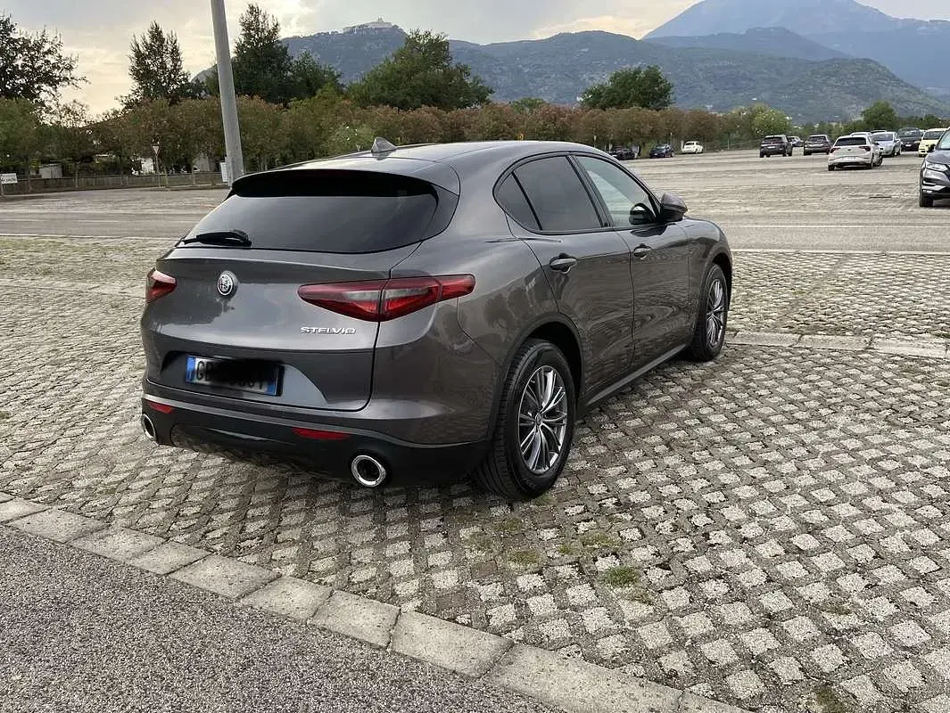 Usata Alfa Romeo Stelvio Super 160 CV (117 kW) 2020 SUV