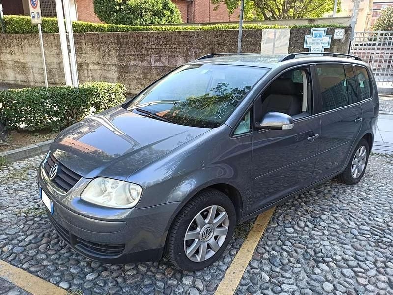 Usata VW Touran Highline 140 CV (102 kW) 2004 Grigio Monovolume