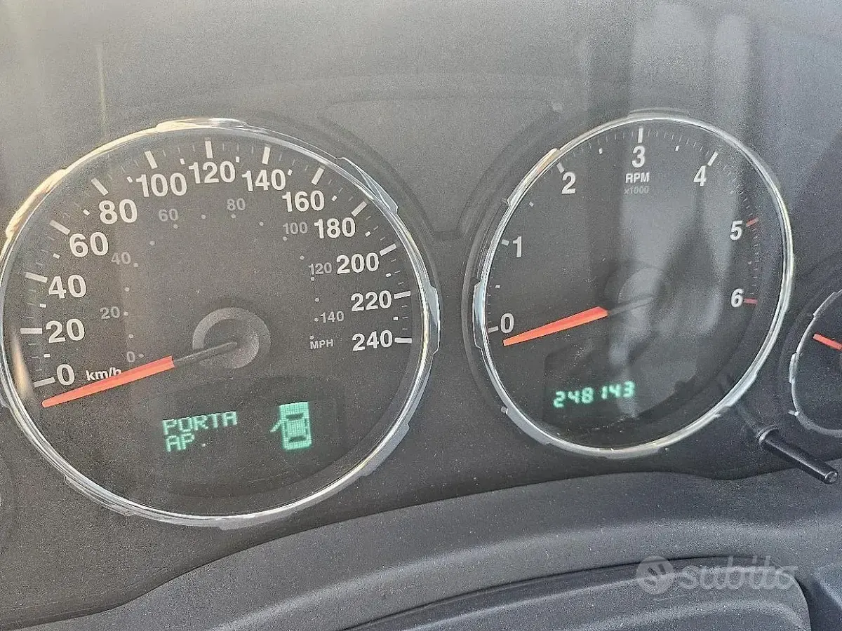 Usata Jeep Cherokee 177 CV (130 kW) 2008 SUV