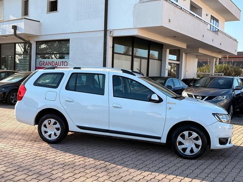 Usata Dacia Logan MCV Lauréate 90 CV (66 kW) 2015 Bianco Station wagon