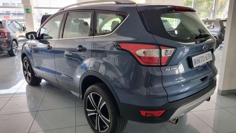 Usata Ford Kuga 150 CV (110 kW) 2018 Blu SUV