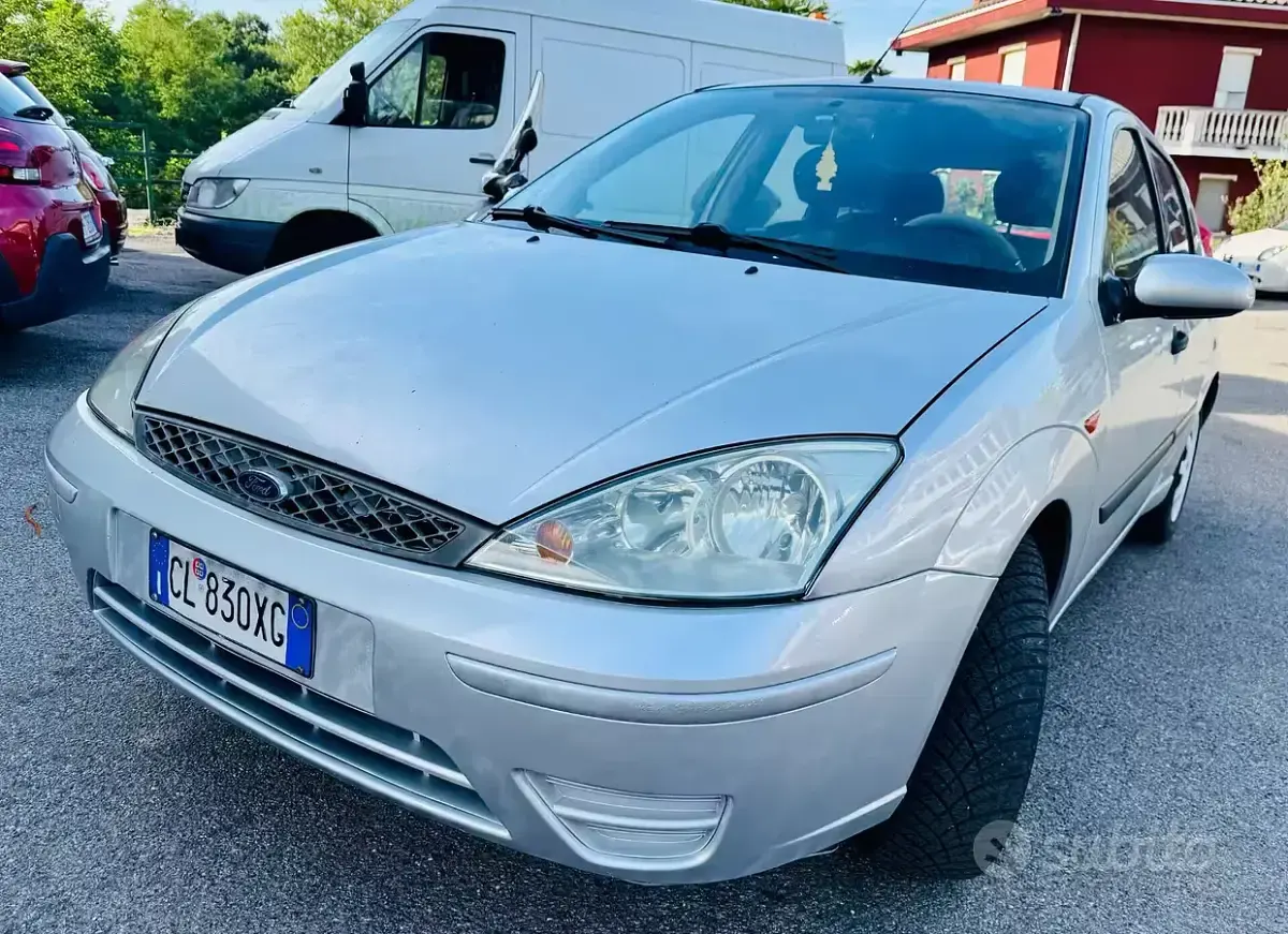 Usata Ford Focus 100 CV (73 kW) 2004 Grigio Berlina