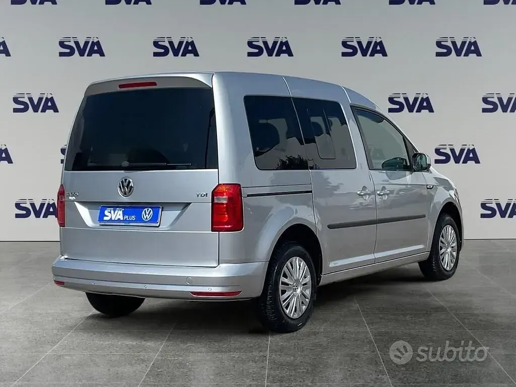 Usata VW Caddy 102 CV (75 kW) 2018 Grigio Monovolume