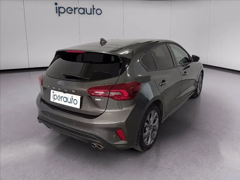 Usata Ford Focus ST-Line 125 CV (91 kW) 2022 Grigio s. Berlina