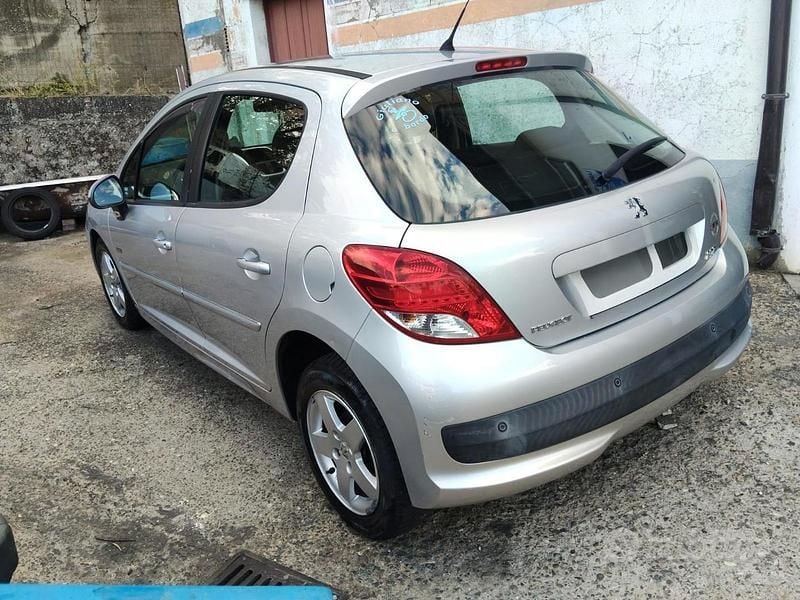 Usata Peugeot 207 95 CV (69 kW) 2011 Grigio Berlina