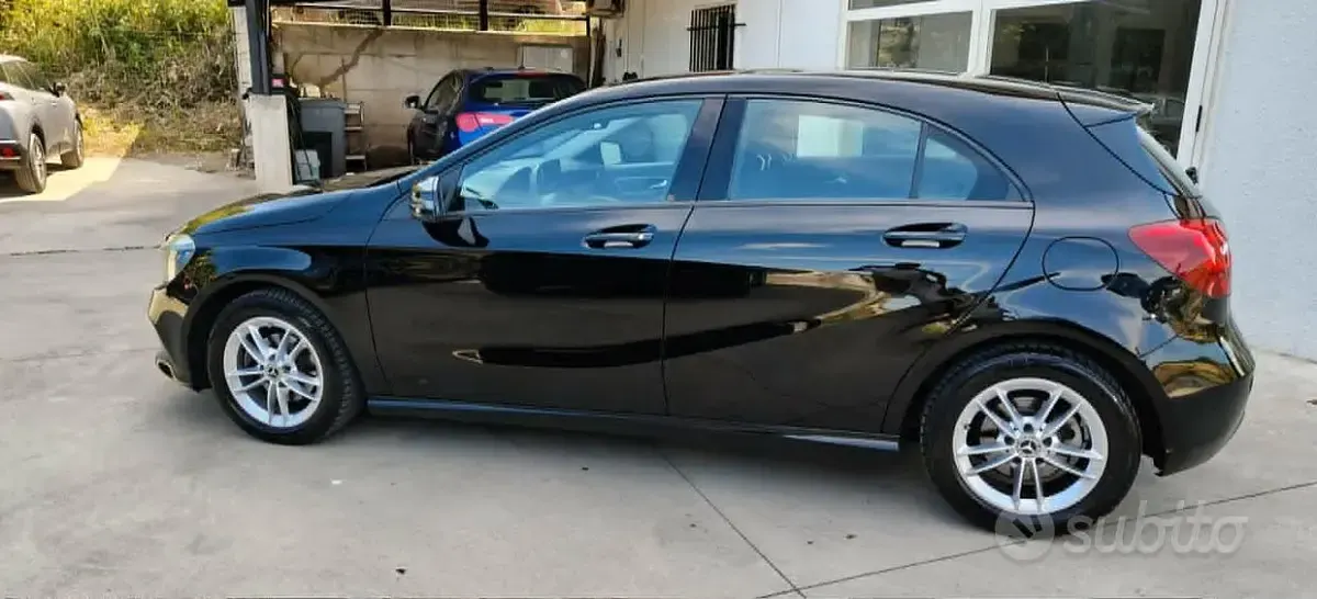 Usata Mercedes A160 90 CV (66 kW) 2018 Nero Utilitaria
