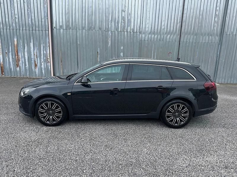 Usata Opel Insignia Cosmo 163 CV (119 kW) 2014 Nero Station wagon