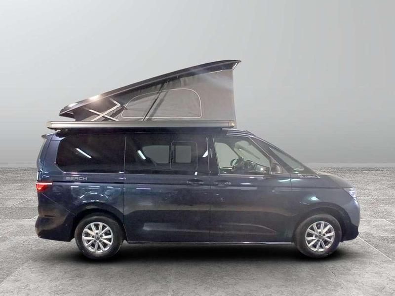 Usata VW California Beach 150 CV (110 kW) 2024 Starlight blue metallizzato de Furgone