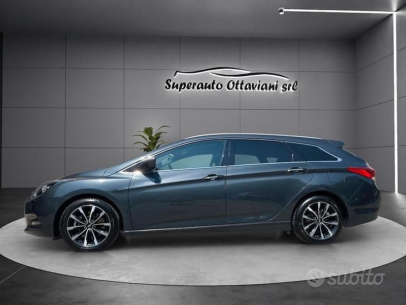 Usata Hyundai i40 141 CV (103 kW) 2015 Grigio scuro Station wagon