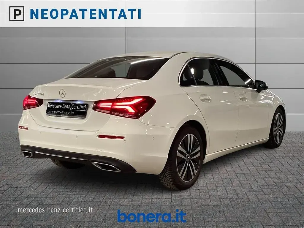 Usata Mercedes A180 116 CV (85 kW) 2022 Bianco Berlina