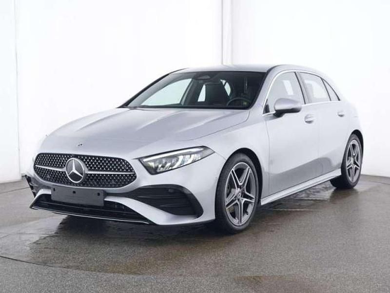 Argento Usata 2024 Mercedes A140 Premium Tre volumi | 31.900 € - Immagine 1/4