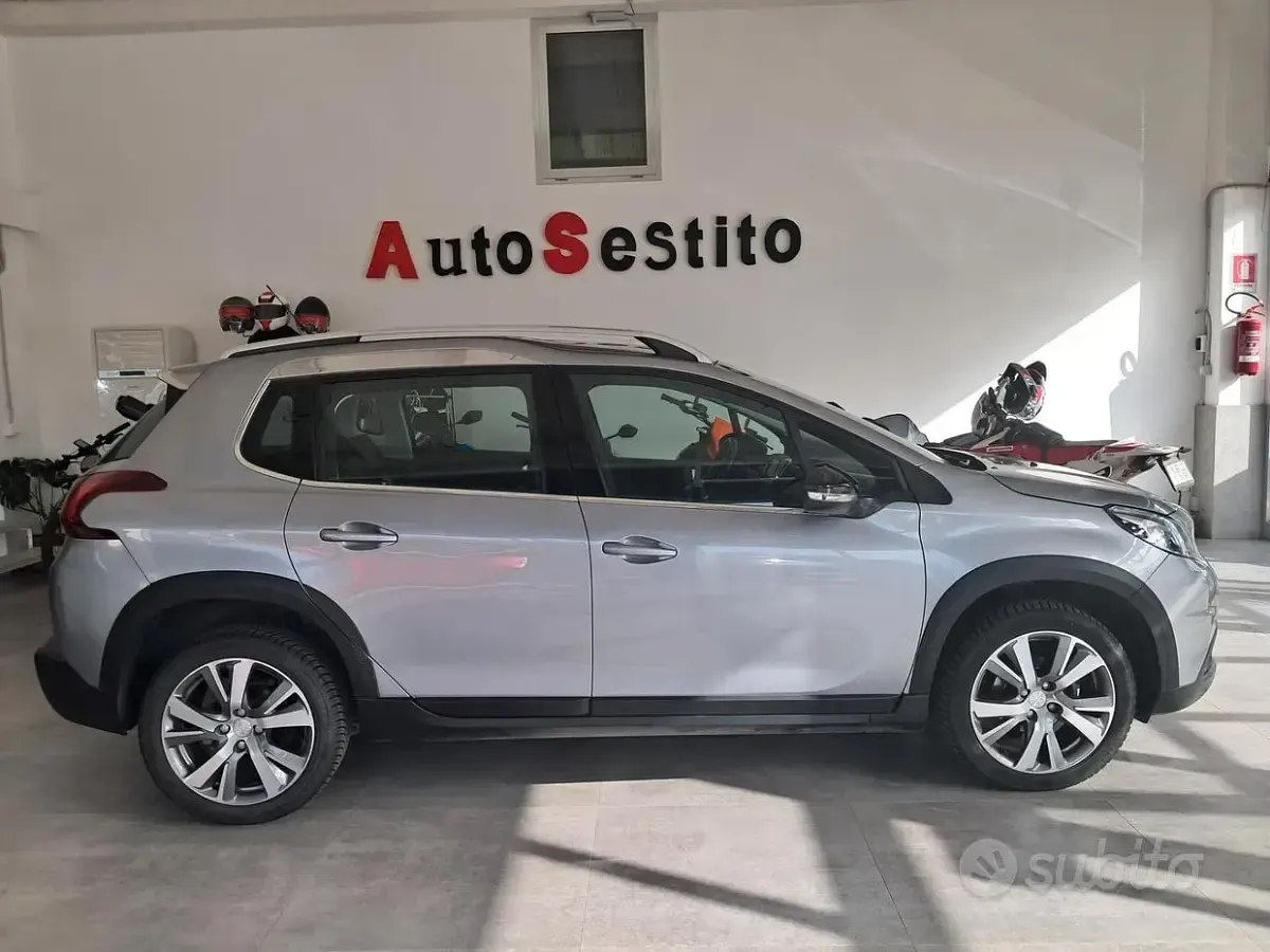 Usata Peugeot 2008 Allure 102 CV (75 kW) 2019 Grigio SUV