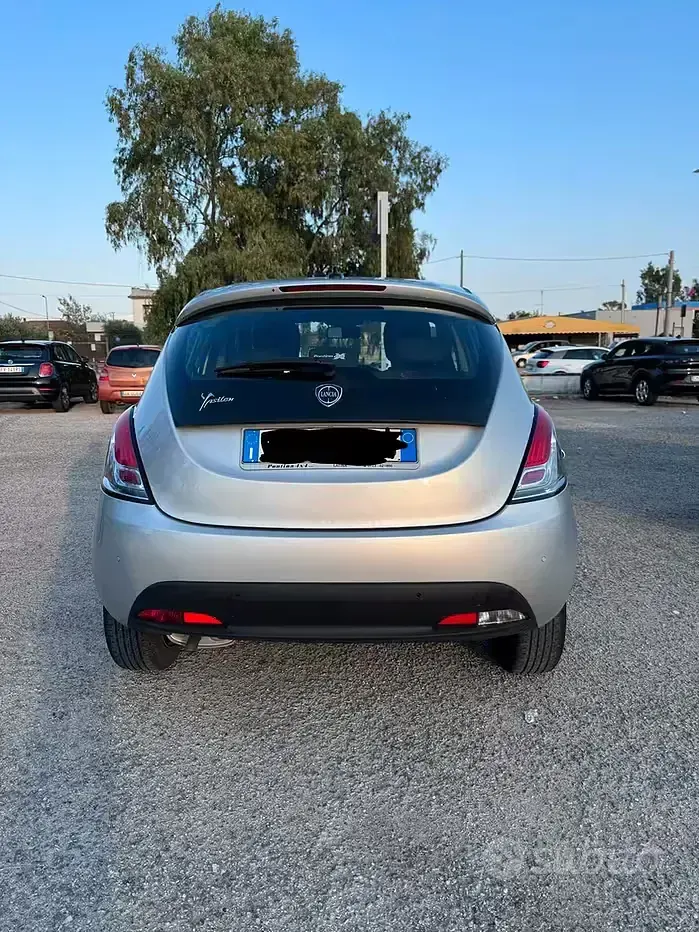 Usata Lancia Ypsilon S 60 CV (44 kW) 2020 Grigio Utilitaria