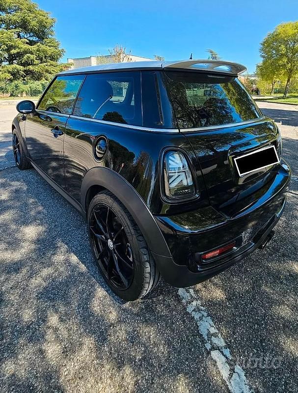 Usata Mini Cooper SD 143 CV (105 kW) 2012 Nero Utilitaria