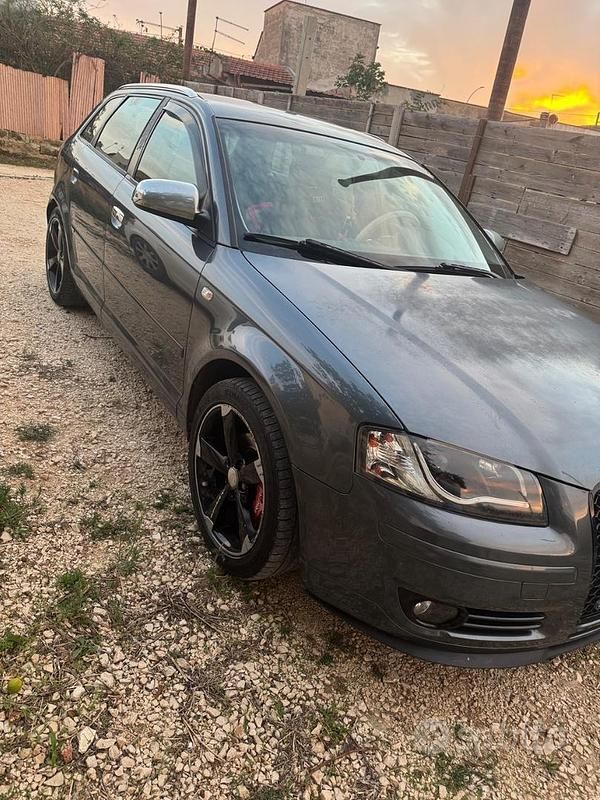 Grigio Usata 2005 Audi A3 Due volumi | 3500 € (Buon prezzo) - Immagine 1/4