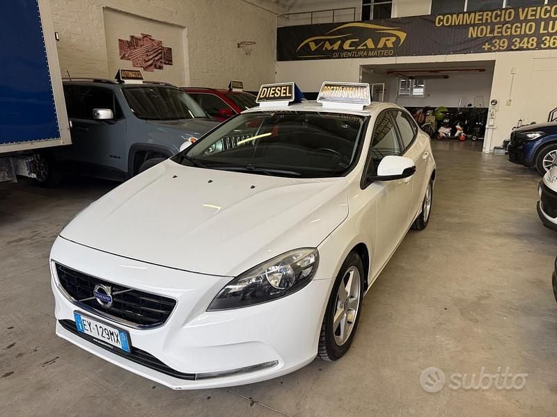 Usata Volvo V40 Summum 114 CV (83 kW) 2015 Bianco Berlina