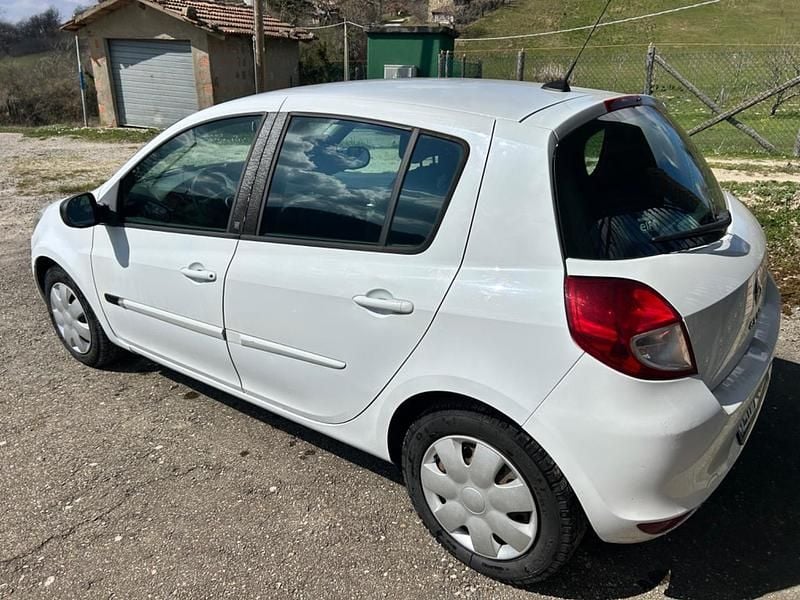 Usata Renault Clio II 75 CV (55 kW) 2011 Bianco Berlina