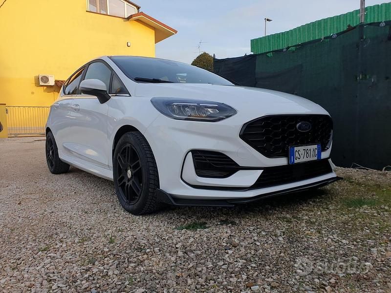 Usata Ford Fiesta ST-Line 75 CV (55 kW) 2024 Bianco Utilitaria