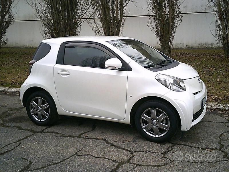 Usata Toyota iQ 2009 Bianco Utilitaria