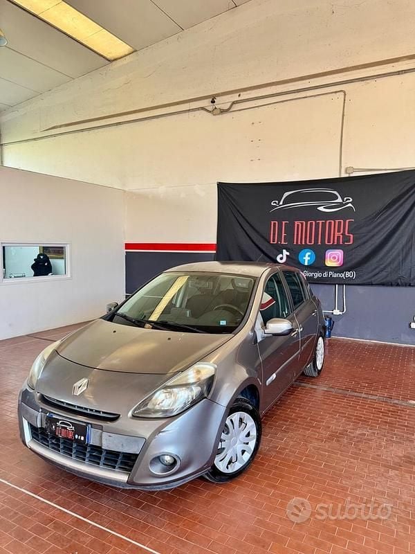 Usata Renault Clio IV Dynamique 75 CV (55 kW) 2012 Grigio Berlina