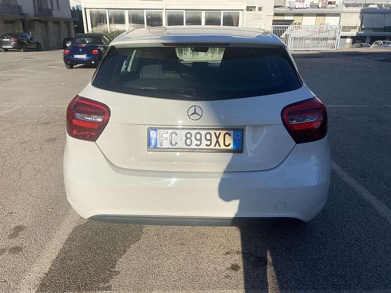 Usata Mercedes A180 Business 109 CV (80 kW) 2016 Berlina