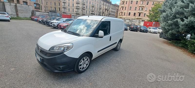 Bianco Usata 2018 Fiat Doblò Active Monovolume | 8500 € (Buon prezzo) - Immagine 1/4