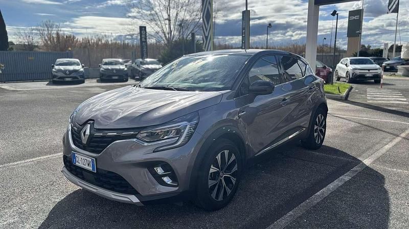 Usata Renault Captur Techno 92 CV (67 kW) 2022 Grigio SUV