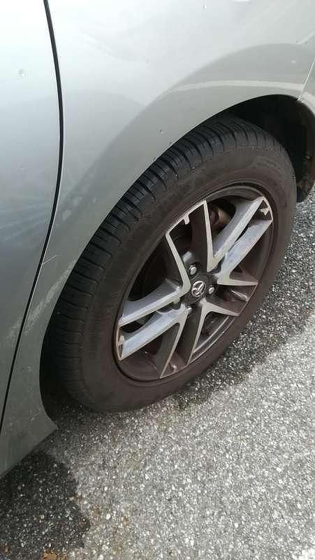 Usata Toyota Auris Hybrid Lounge 99 CV (72 kW) 2014 Berlina