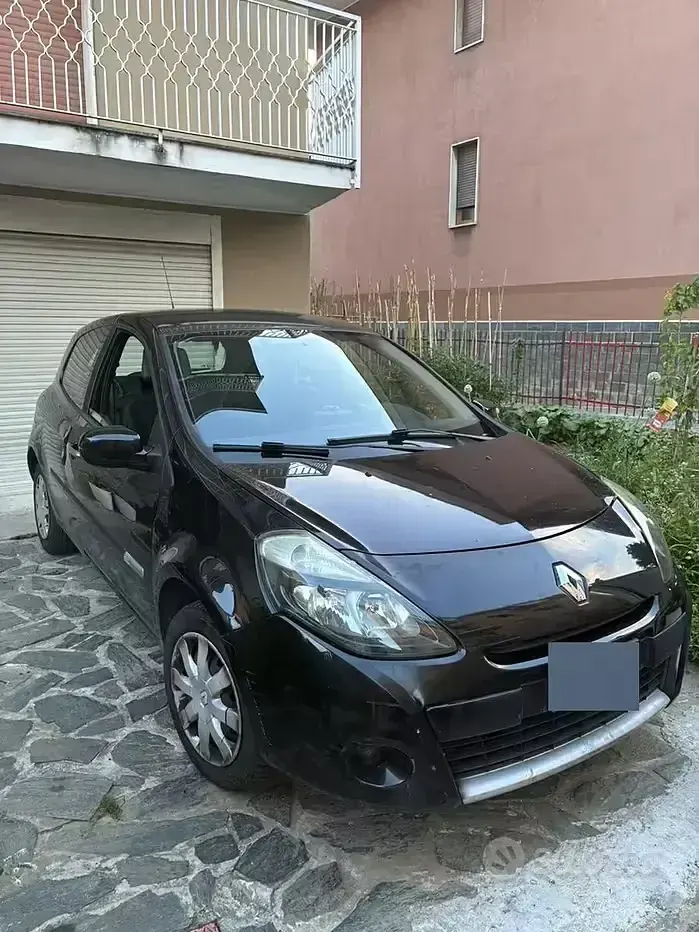 Usata Renault Clio III 75 CV (55 kW) 2011 Nero Berlina