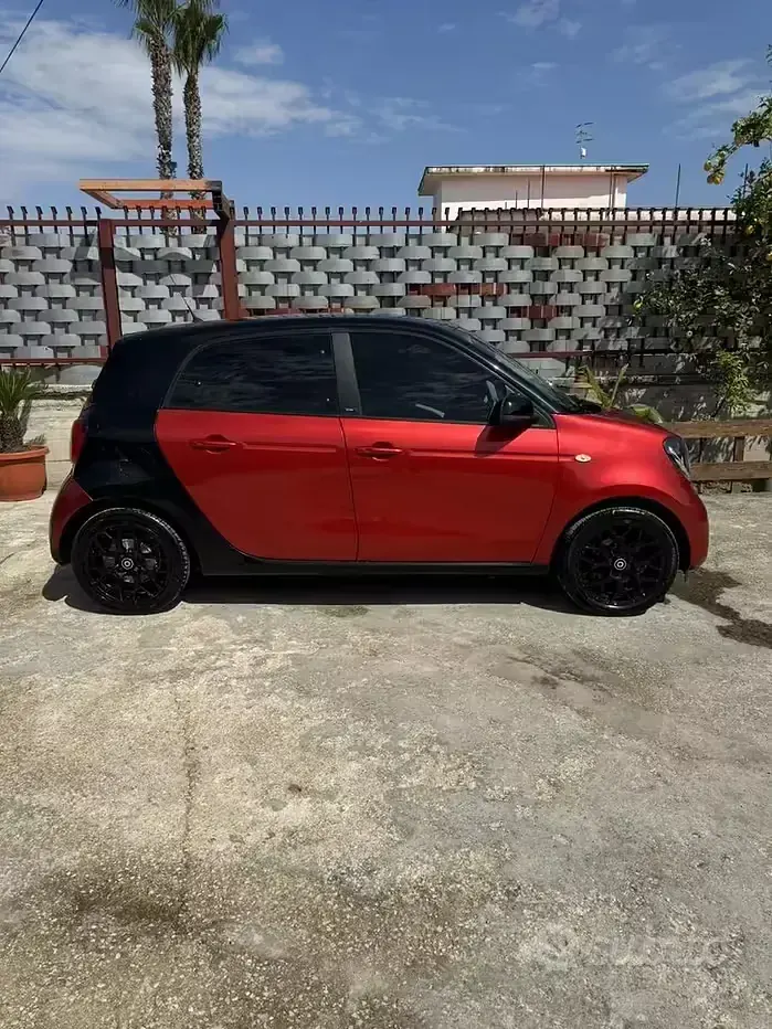Usata Smart ForFour 71 CV (52 kW) 2016 Rosso Utilitaria