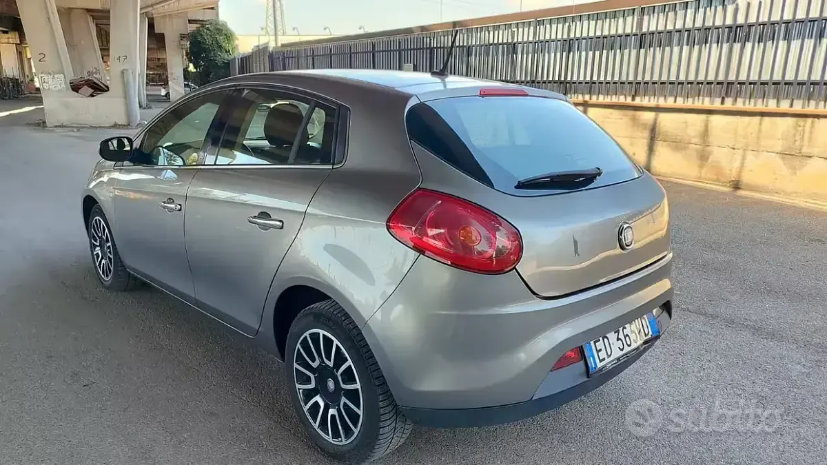 Usata Fiat Bravo 120 CV (88 kW) 2012 Utilitaria