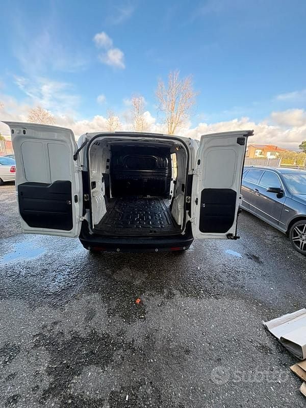 Usata Fiat Doblò 120 CV (88 kW) 2017 Monovolume