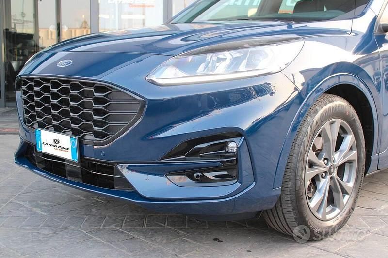 Usata Ford Kuga ST-Line 120 CV (88 kW) 2023 Blu/azzurro(met.) SUV