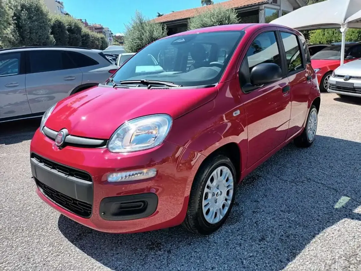 Nuova Fiat Panda 69 CV (50 kW) 2025 Rosso Utilitaria