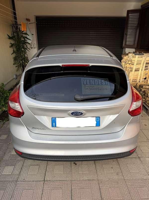 Usata Ford Focus Titanium 116 CV (85 kW) 2012 Grigio Berlina