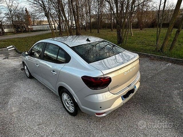 Usata Dacia Logan 90 CV (66 kW) 2023 Grigio Berlina