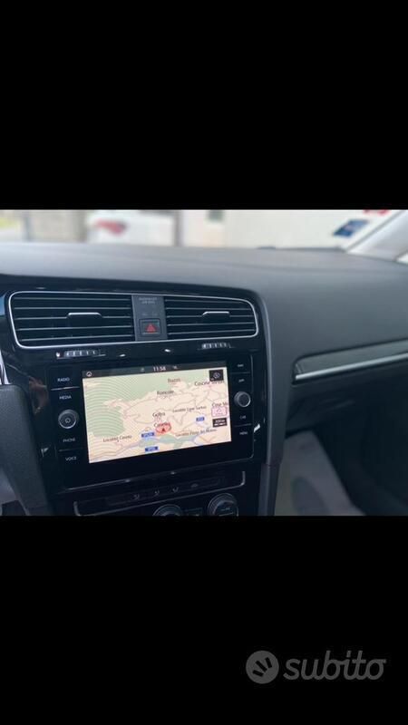 Usata VW Golf VII 110 CV (80 kW) 2018 Grigio Station wagon