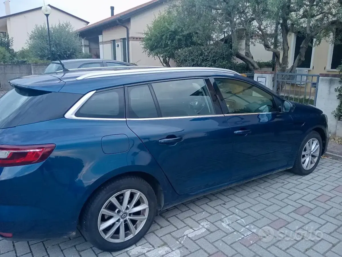 Usata Renault Mégane GrandTour 116 CV (85 kW) 2020 Bluazzurro Station wagon
