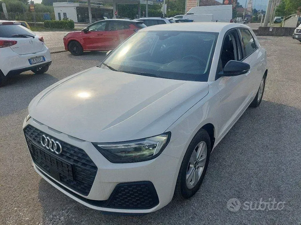 Usata Audi A1 95 CV (69 kW) 2022 Bianco pastello SUV