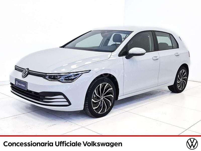Bianco Usata 2022 VW Golf VIII Life Tre volumi | 22.400 € (Buon prezzo) - Immagine 1/4