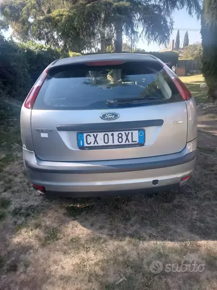 Usata Ford Focus 90 CV (66 kW) 2005 Grigio Berlina