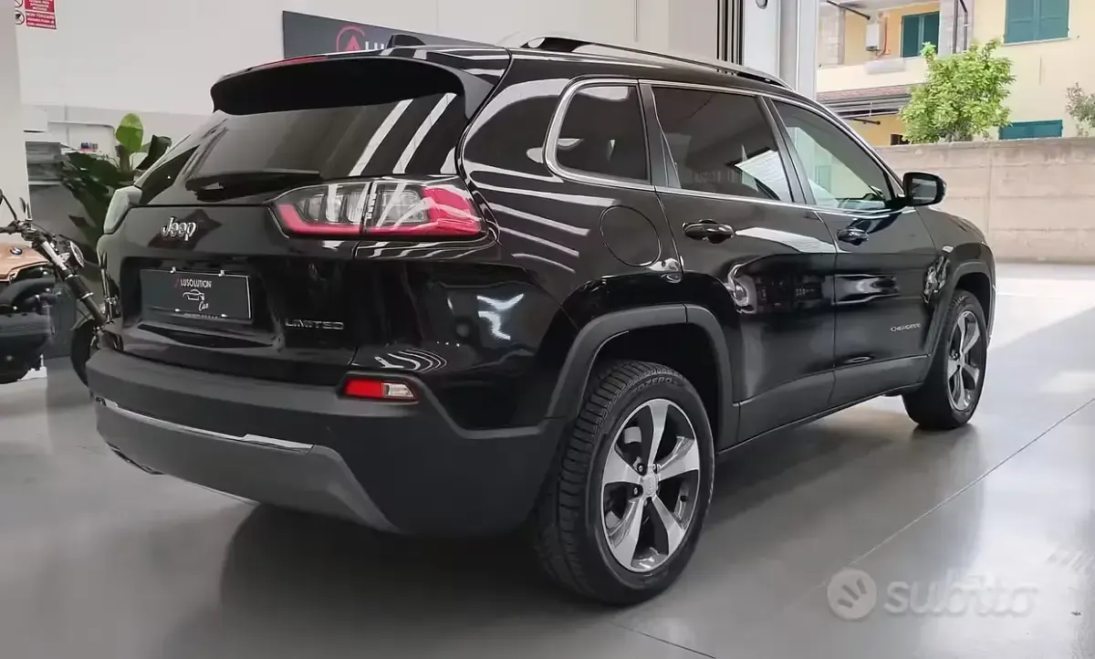 Occasion Jeep Cherokee Overland 194 ch (142 kW) 2019 Noir SUV