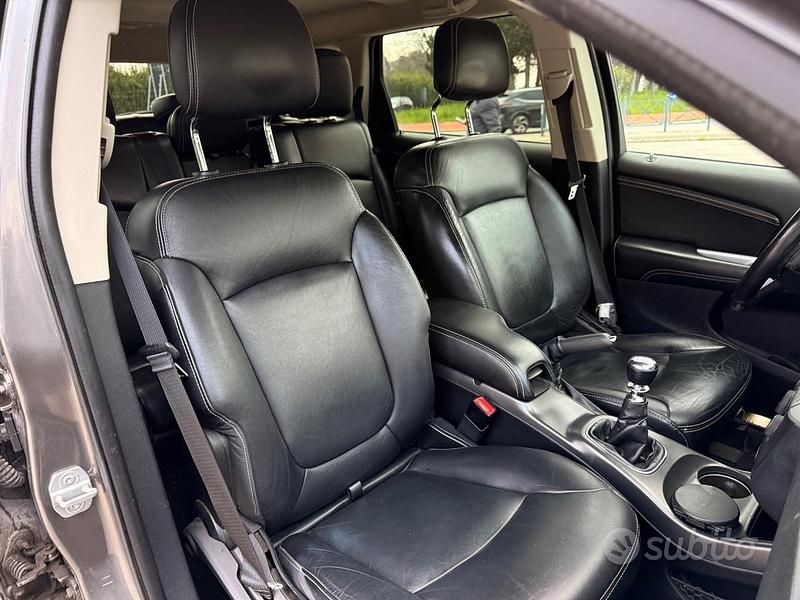 Usata Fiat Freemont 170 CV (125 kW) 2011 Grigio SUV