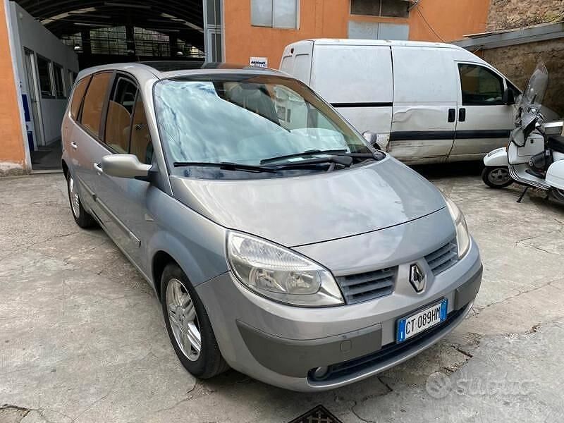Usata Renault Scénic II Exception 120 CV (88 kW) 2005 Grigio Monovolume