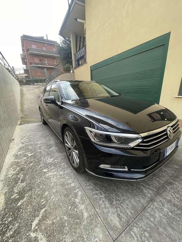 Usata VW Passat Executive 150 CV (110 kW) 2018 Nero Station wagon