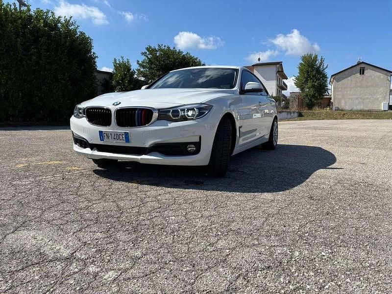 Usata BMW 320 Gran Turismo Sport Line 190 CV (139 kW) 2017 Bianco Berlina