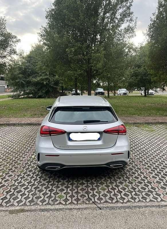 Usata Mercedes A180 Premium 116 CV (85 kW) 2019 Berlina