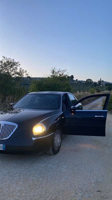 Usata 2007 Lancia Thesis Tre volumi | 2000 € - Immagine 1/4