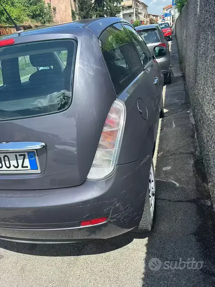 Usata Lancia Ypsilon 69 CV (50 kW) 2011 Grigio Utilitaria